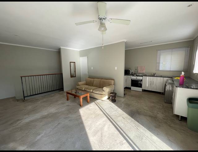 5 BEDROOM HOUSE FOR SALE IN COWIES HILL